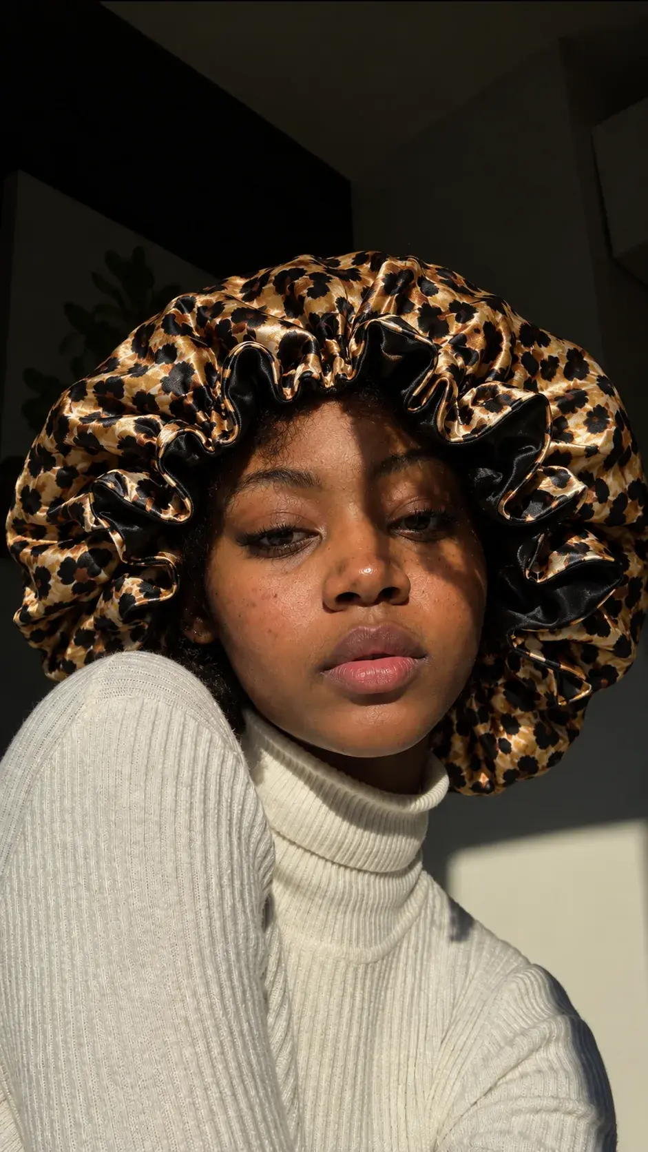 Leopard satin bonnet in the sun
